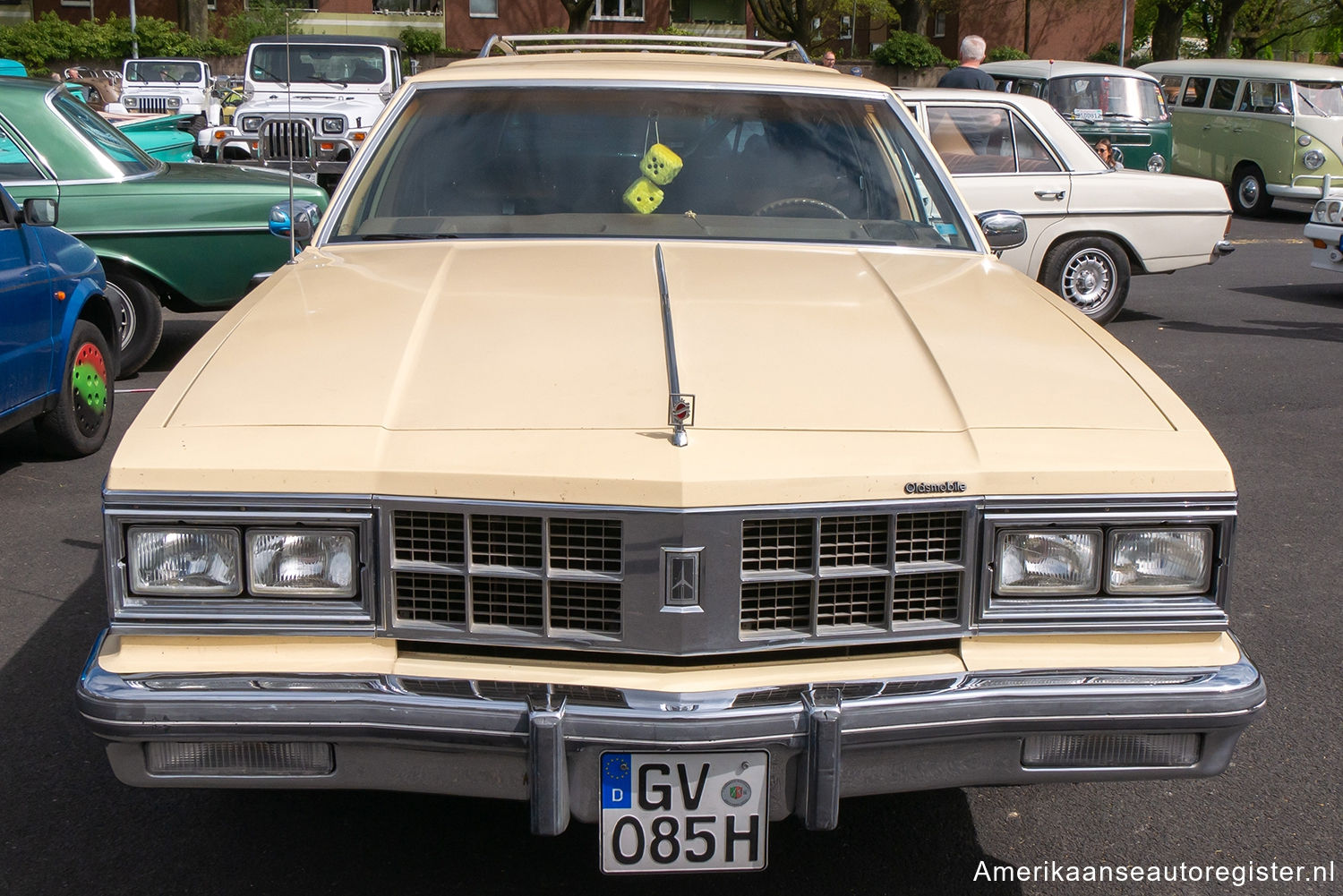 Oldsmobile Custom Cruiser uit 1986